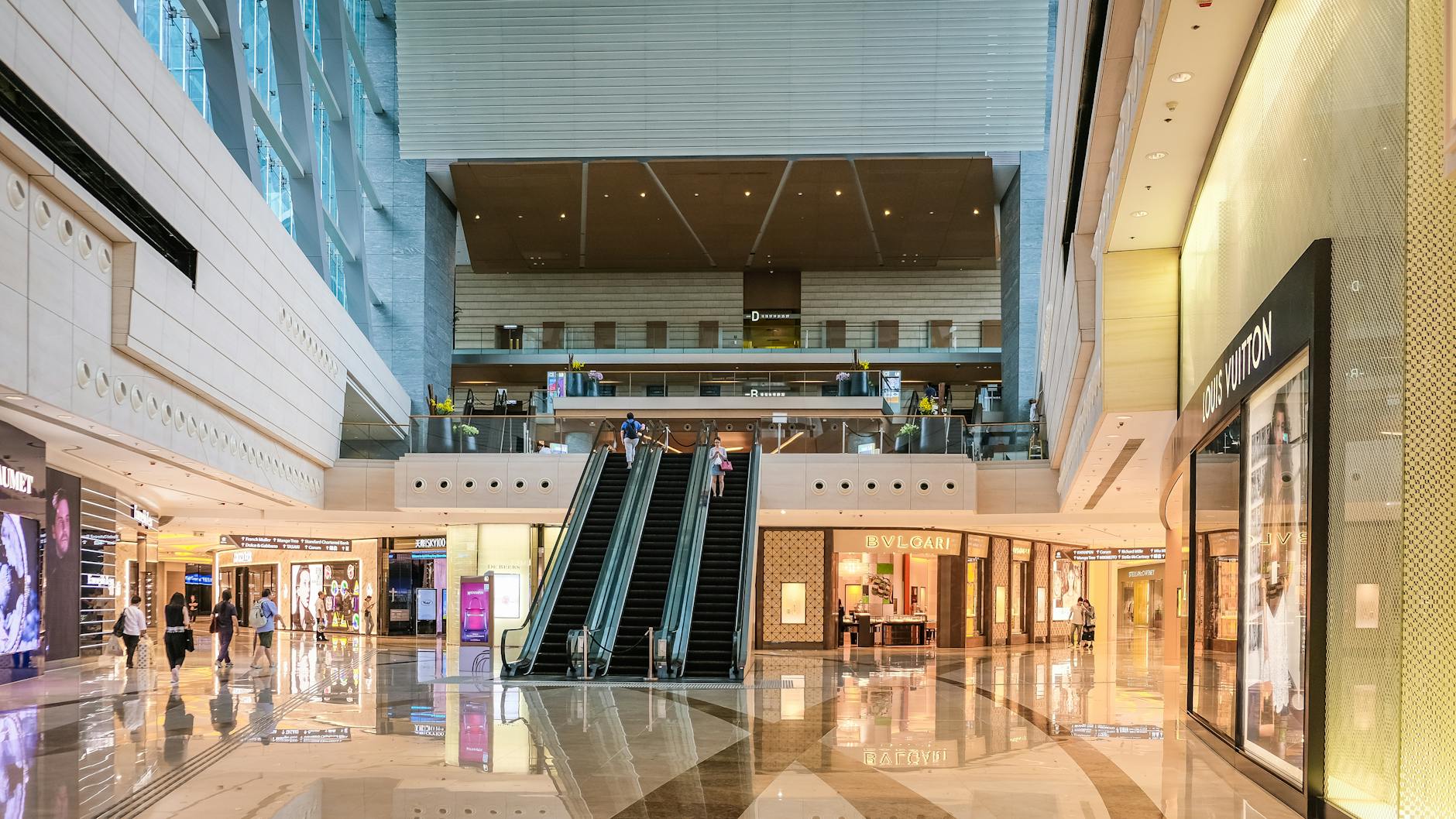 modern luxury travel experiences